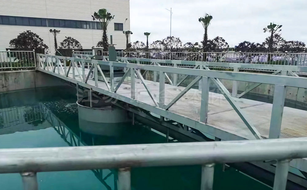 中心（周邊）傳動(dòng)刮泥機(jī)